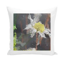 Load image into Gallery viewer, Daisy Throw Pillows
