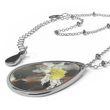 Load image into Gallery viewer, Oval Necklace Daisy
