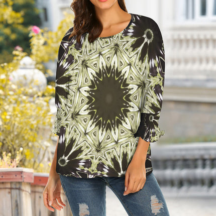 Crew Neck Pleated Sleeve T-Shirt Green Glass Medallion