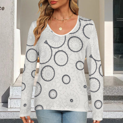 V Neck Long Sleeve Sweater Black and Ivory Graphic