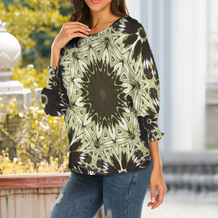 Crew Neck Pleated Sleeve T-Shirt Green Glass Medallion