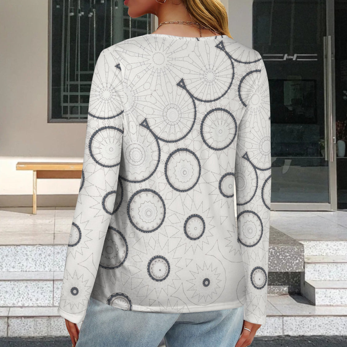 V Neck Long Sleeve Sweater Black and Ivory Graphic